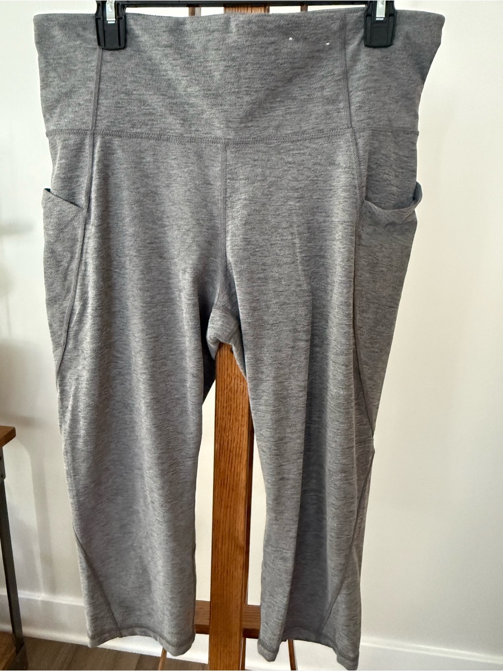 Xersion Heather Gray High-Rise Capri Leggings with Side Pockets
